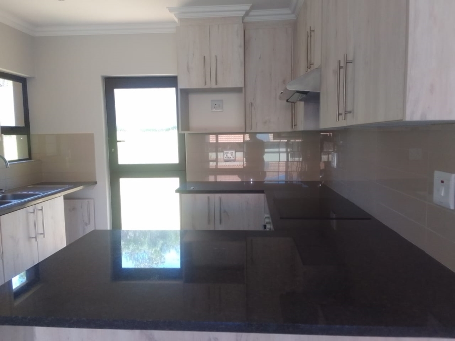 To Let 3 Bedroom Property for Rent in Winterstrand Eastern Cape